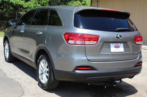 Used 2017 Kia Sorento L image 15