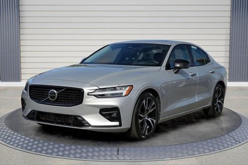 Used 2024 Volvo S60 B5 Core image 3