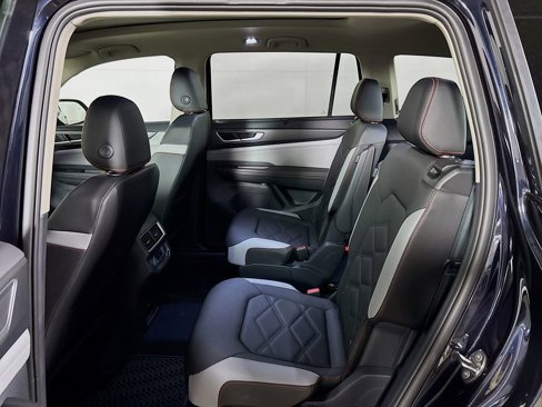 New 2025 Volkswagen Atlas Peak Edition SE image 21