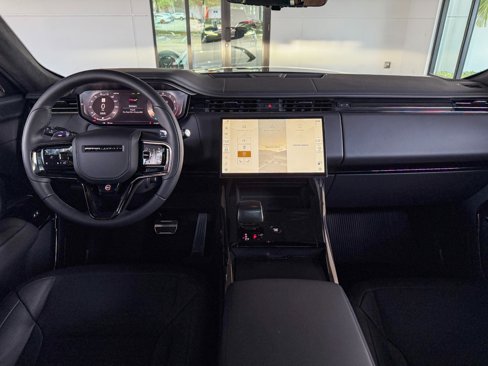 Used 2024 Land Rover Range Rover Sport image 35
