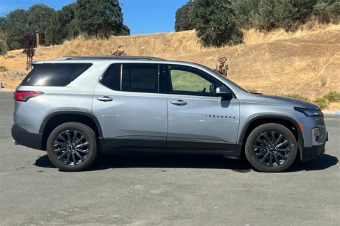 Used 2023 Chevrolet Traverse RS image 8