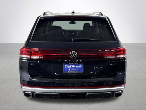 New 2025 Volkswagen Atlas Peak Edition SE image 8