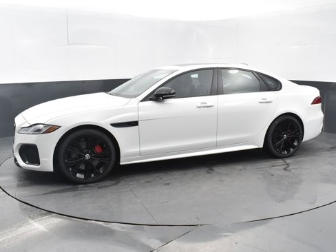 Used 2024 Jaguar XF R-Dynamic SE image 4