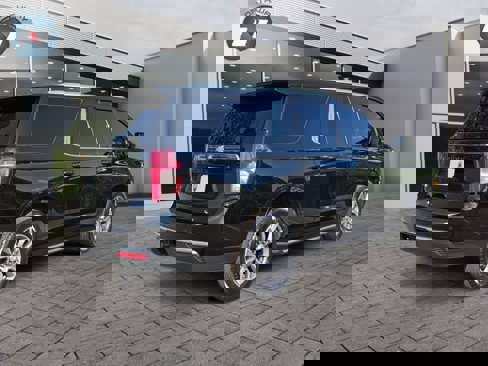 Used 2024 Chevrolet Tahoe LT w/ Luxury Package image 5