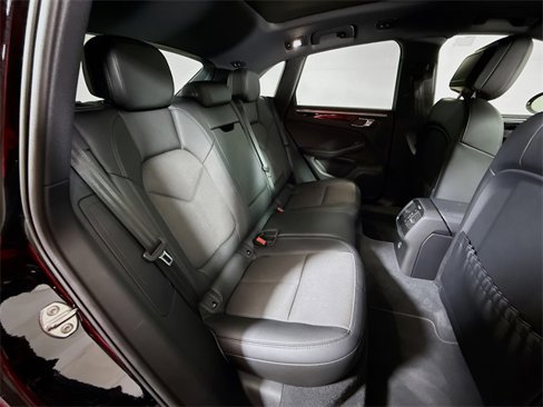 Used 2025 Porsche Macan image 21