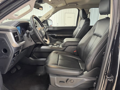 Used 2024 Ford Expedition XLT image 25