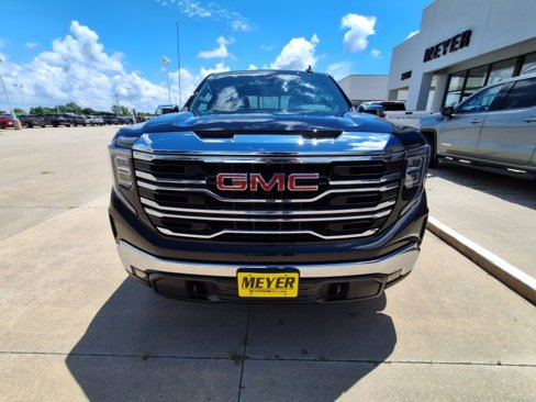 New 2025 GMC Sierra 1500 SLT w/ SLT Premium Package image 3