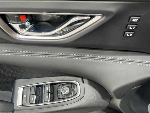New 2025 Subaru Ascent Limited image 13