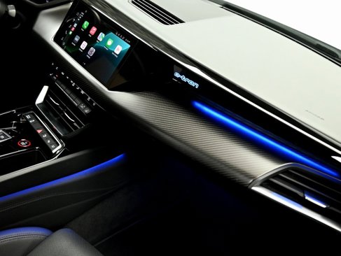 Used 2022 Audi e-tron GT Prestige image 20