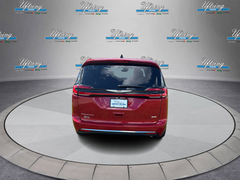 New 2026 Chrysler Pacifica Select image 4