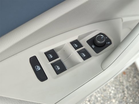 New 2025 Volkswagen Jetta SE image 26