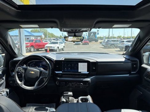 Used 2024 Chevrolet Silverado 1500 High Country image 16