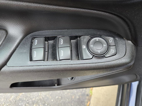 Used 2018 Chevrolet Equinox LT image 17