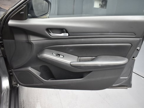 Used 2024 Nissan Altima 2.5 SV image 6