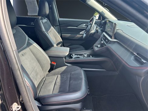 Used 2025 Ford Explorer ST image 15