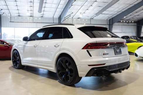 Used 2023 Audi RS Q8 w/ Black Optic Package image 7