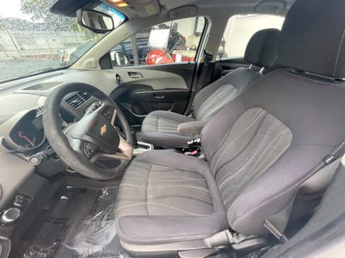 Used 2013 Chevrolet Sonic LT image 9
