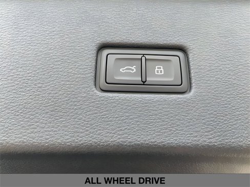 New 2025 Audi Q8 Premium Plus image 12