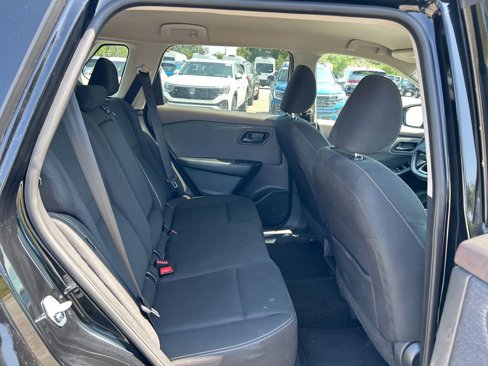 Used 2023 Nissan Rogue S image 37