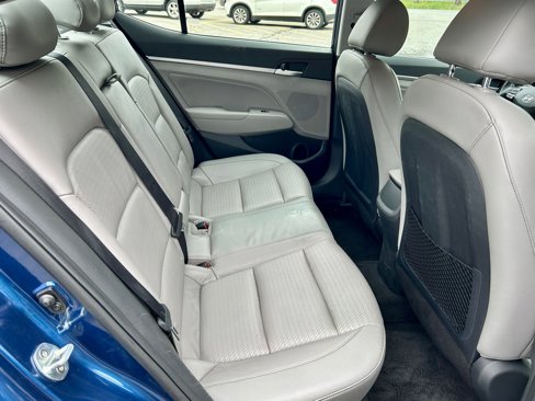Used 2020 Hyundai Elantra Limited image 13