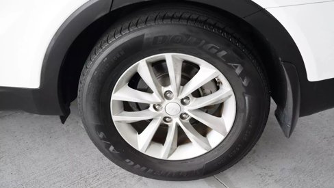Used 2018 Kia Sorento LX image 31