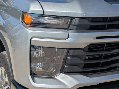 Used 2025 Chevrolet Silverado 2500 Custom w/ Custom Value Package image 9