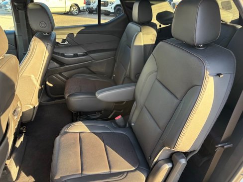 Used 2022 Chevrolet Traverse High Country image 28