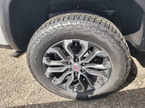 New 2026 GMC Canyon Denali image 12