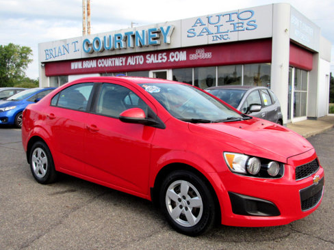 Used 2016 Chevrolet Sonic LS image 2