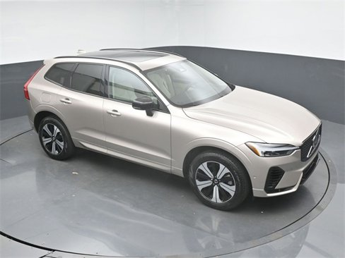 Used 2024 Volvo XC60 T8 Plus w/ Protection Package Premier image 44