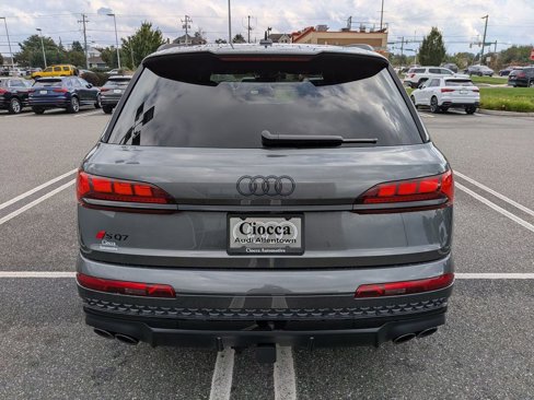 New 2026 Audi SQ7 Prestige image 5