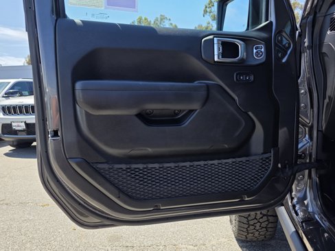New 2025 Jeep Gladiator Mojave image 11
