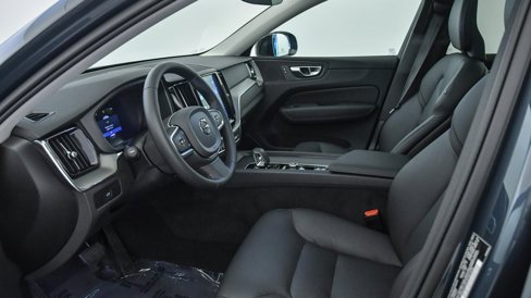Certified 2025 Volvo XC60 B5 Core w/ Protection Package Premier image 18
