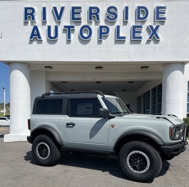 New 2024 Ford Bronco Badlands w/ Sasquatch Package image 1