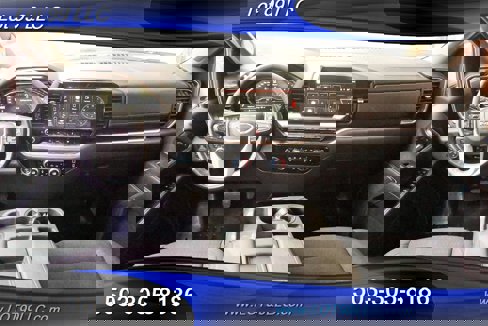 Used 2022 GMC Sierra 1500 SLE image 2