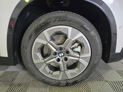 New 2026 BMW X1 xDrive28i w/ Convenience Package image 2
