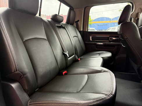 Used 2014 RAM 2500 Laramie w/ Black Appearance Group image 21
