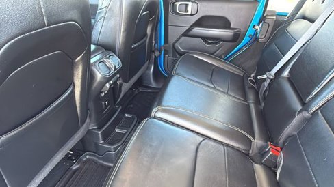 Used 2022 Jeep Wrangler Unlimited Sahara image 24