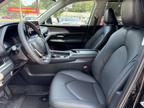 Used 2024 Toyota Grand Highlander XLE image 9