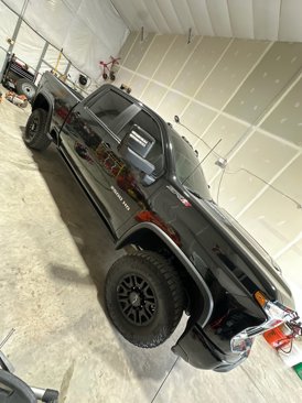 Used 2025 Chevrolet Silverado 2500 ZR2 w/ Technology Package image 3