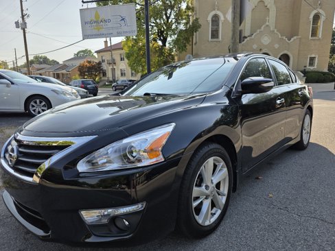 Used 2013 Nissan Altima 2.5 SL w/ Technology Pkg image 2