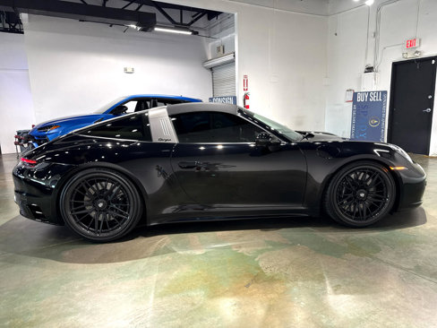 Used 2023 Porsche 911 50th Anniversary Edition w/ Extended Leather Package image 10