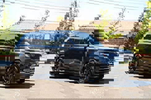 Used 2023 Land Rover Range Rover SE image 1