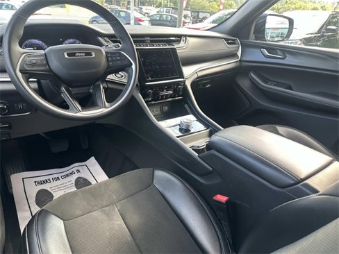 Used 2023 Jeep Grand Cherokee Altitude image 14