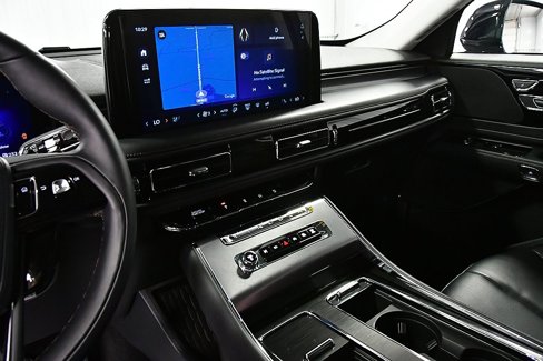Used 2025 Lincoln Aviator AWD image 20