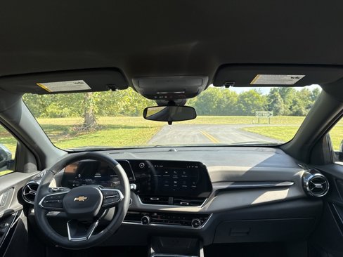 New 2025 Chevrolet Equinox LT w/ Convenience Package II image 31
