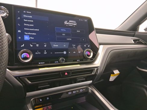 New 2025 Lexus TX 500h AWD image 20