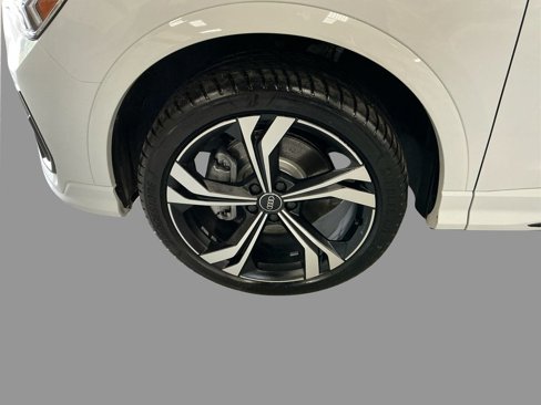 Certified 2024 Audi Q3 2.0T Premium Plus image 20