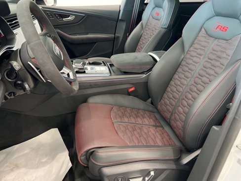 New 2025 Audi RS Q8 performance image 8
