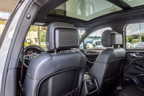 Used 2021 Porsche Macan image 36